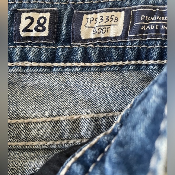 Miss Me Jeans with rhinestones size 28 boot cut inseam 34 - Picture 4 of 9